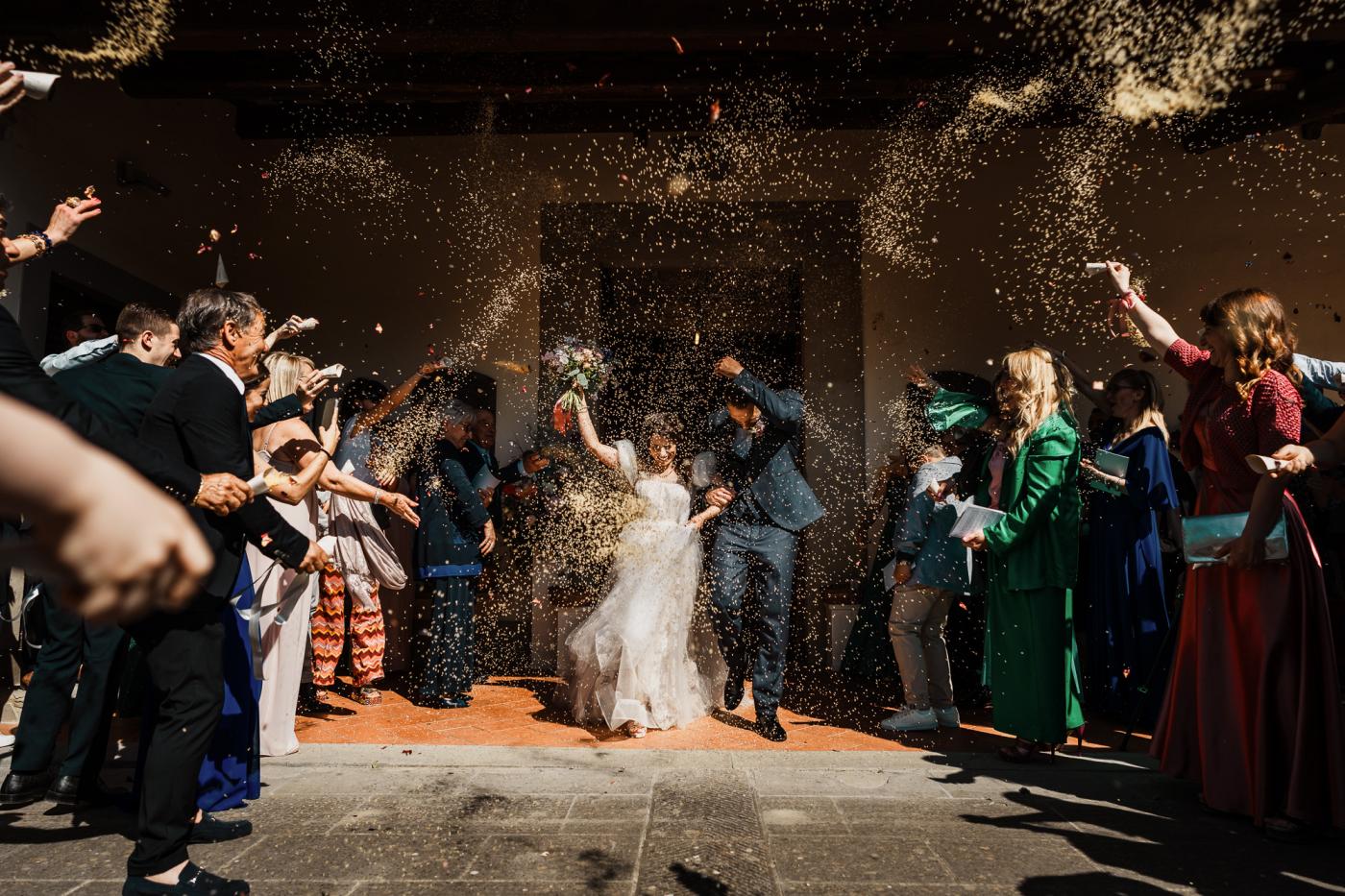 Uscita di chiesa a fine matrimonio