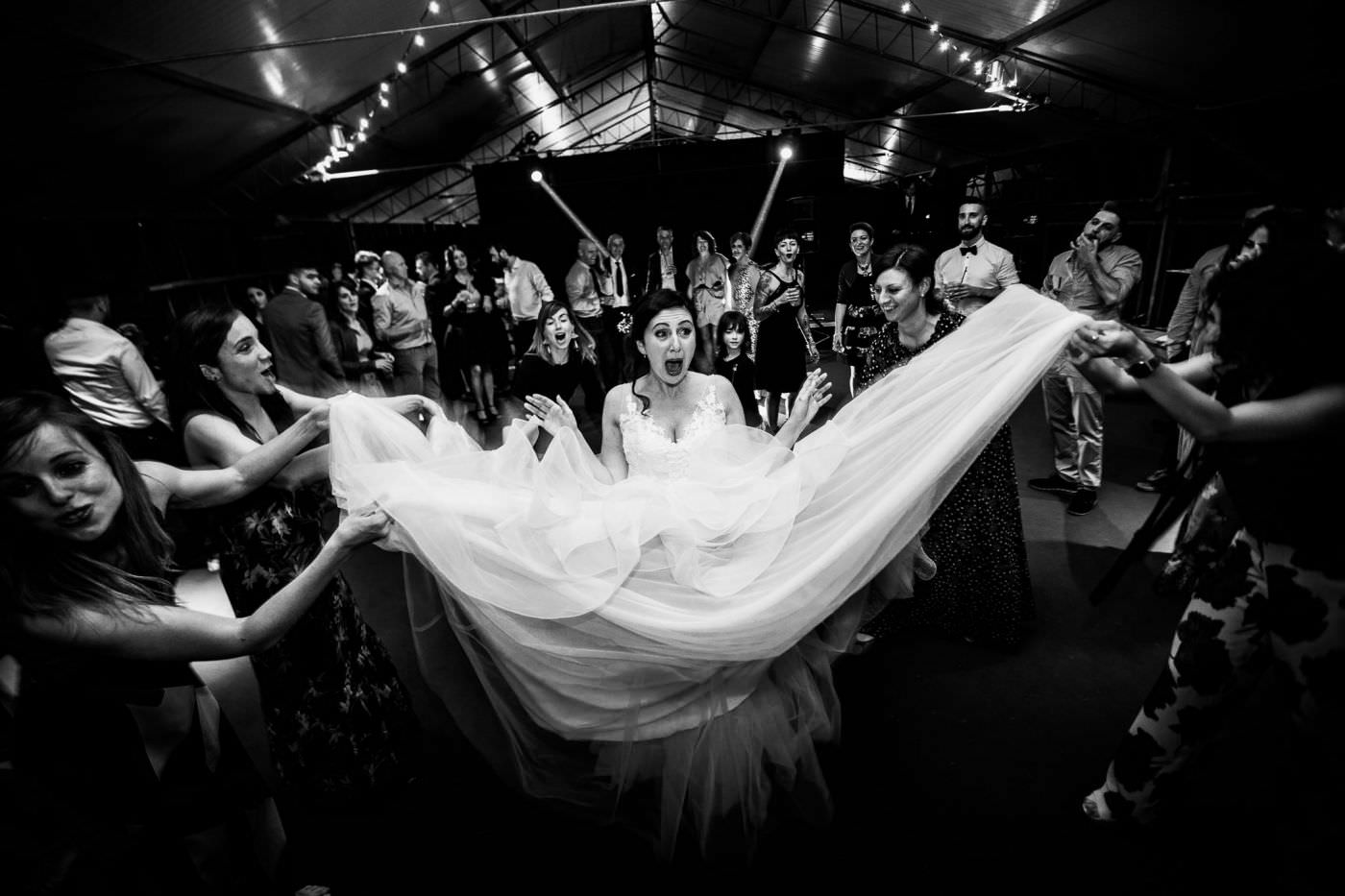sposa e damigelle a Villa Oliva