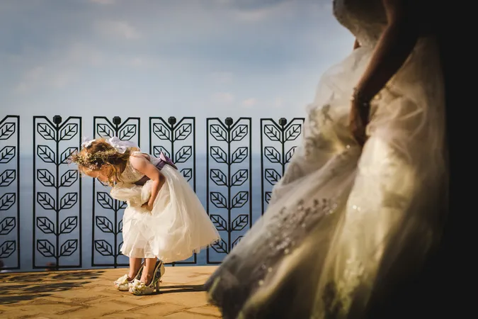
	sposa e damigella
