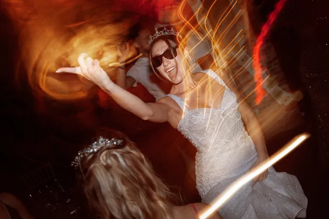 
	Party Matrimonio
