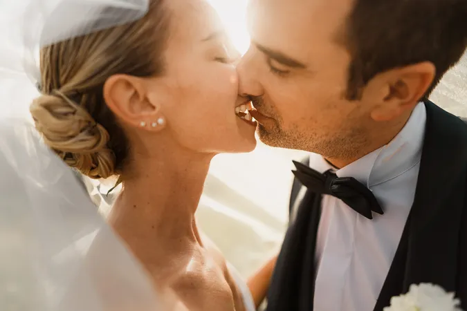 
	bacio sposi
